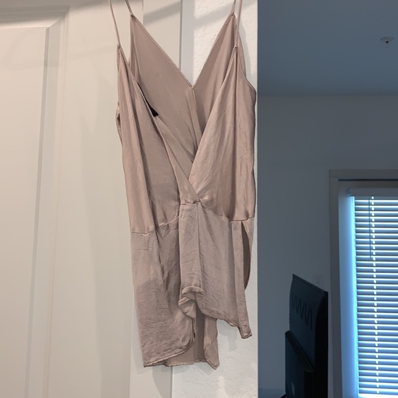 **SEE VIDEO!** ZARA silk/satin imitation top, open back - Picture 3 of 3